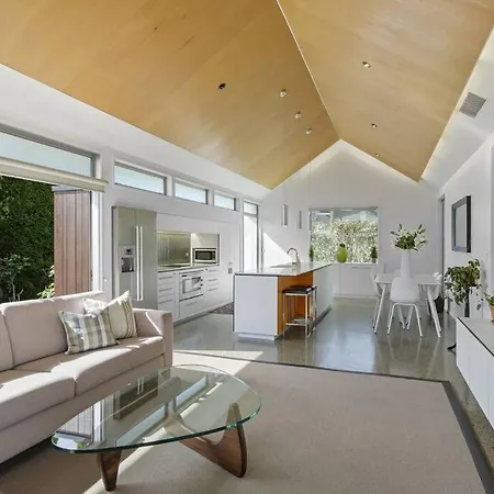 Hawkesbury Executive Home